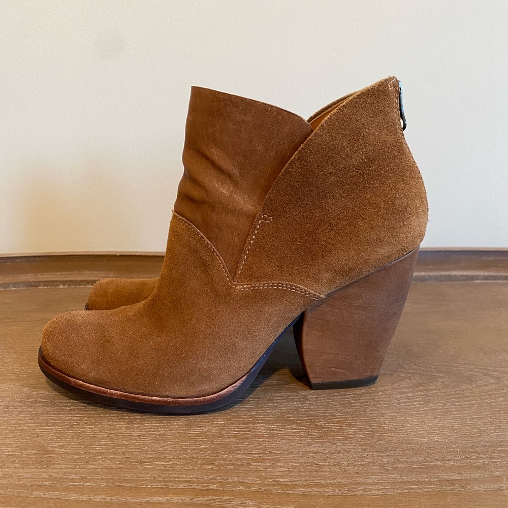 Kork-Ease Castaneda Suede and Leather Booties EXCELLENT COND! Size 8